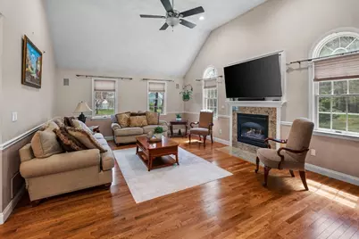 10 Gates Farm Circle, Haverhill, MA 01832 - Photo 3