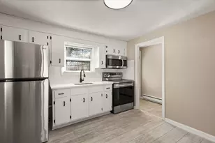 118 Everett St, Lawrence, MA 01843 - Photo 9