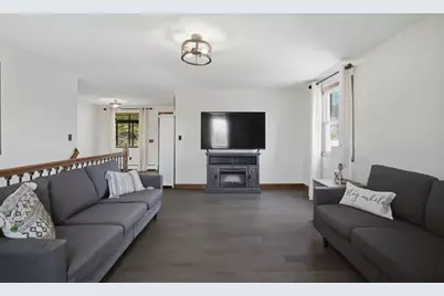 563 Pochassic Rd., Westfield, MA 01085 - Photo 5