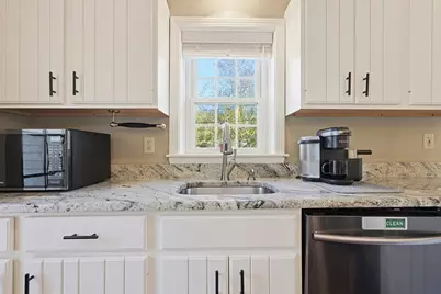 21 Washington Ave, Marshfield, MA 02050 - Photo 7