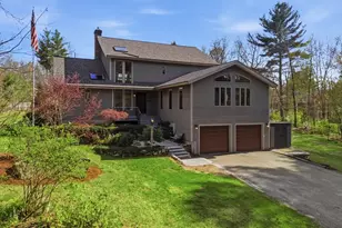9 Upton St, Dunstable, MA 01827 - Photo 1