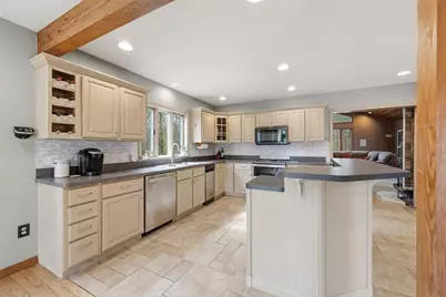 9 Upton St, Dunstable, MA 01827 - Photo 7