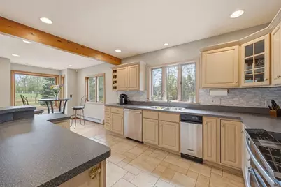 9 Upton St, Dunstable, MA 01827 - Photo 9