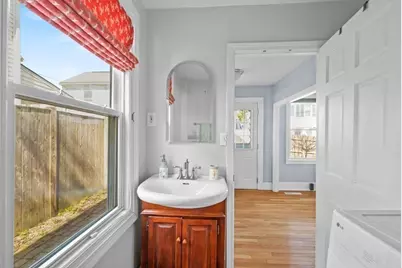 60 Warren Street, Newburyport, MA 01950 - Photo 17