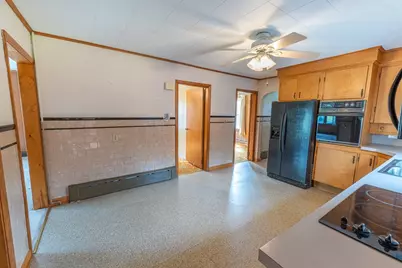8 Linwood St, Webster, MA 01570 - Photo 9