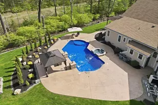 8 Fitch Farm Wy, Southampton, MA 01073 - Photo 5
