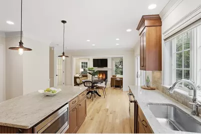 27 Maxwell Rd, Bedford, MA 01730 - Photo 7