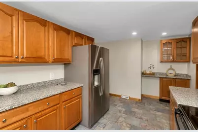 31 Lovers Ln, Greenfield, MA 01301 - Photo 9
