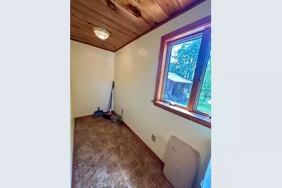 12 Pomeroy St, Easthampton, MA 01027 - Photo 13