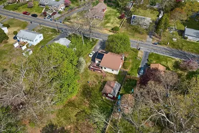 12 Pomeroy St, Easthampton, MA 01027 - Photo 5