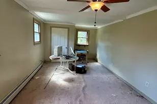 12 Pomeroy St, Easthampton, MA 01027 - Photo 15