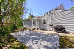 280R Weir St, Taunton, MA 02780 - Photo 3