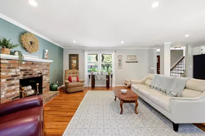 18 Fox Run Ln, Hampden, MA 01036 - Photo 9
