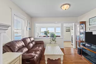 38 Aquidneck Ave, Portsmouth, RI 02871 - Photo 11