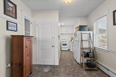 38 Aquidneck Ave, Portsmouth, RI 02871 - Photo 9