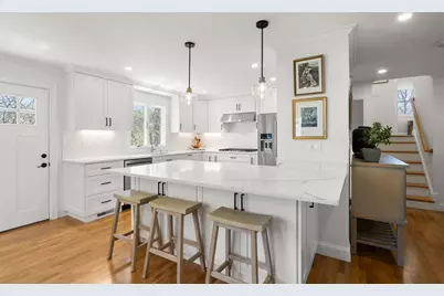 6 Clinton St, Amesbury, MA 01913 - Photo 9