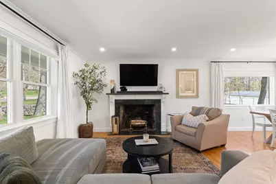 6 Clinton St, Amesbury, MA 01913 - Photo 5