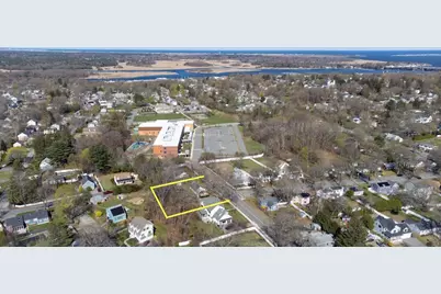 5 Murphy Ave #A, Newburyport, MA 01950 - Photo 9