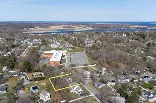 5 Murphy Ave, Newburyport, MA 01950 - Photo 9