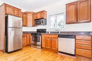 272 E St, Boston, MA 02127 - Photo 1