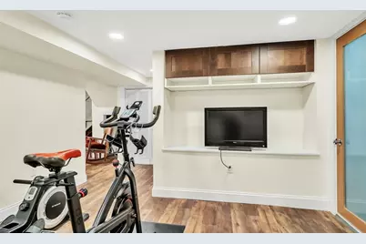 209 Beech St, Boston, MA 02131 - Photo 35