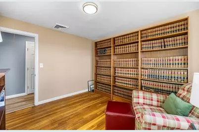 26 Mount Vernon Cir, Lawrence, MA 01843 - Photo 11