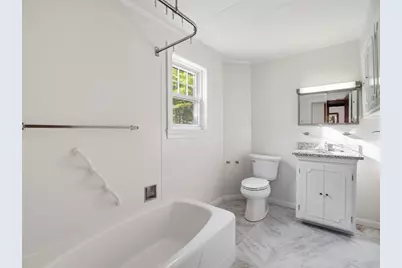 285 W Meadow Rd, Lowell, MA 01854 - Photo 15