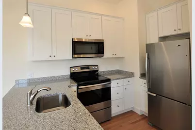 877 Beacon St #1, Boston, MA 02215 - Photo 9