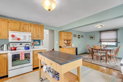17 John St, Reading, MA 01867 - Photo 5