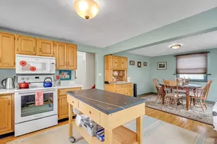 17 John St, Reading, MA 01867 - Photo 5