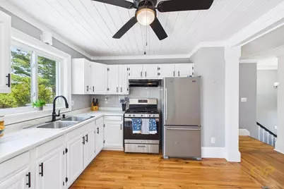 48 Irene St, New Bedford, MA 02745 - Photo 7
