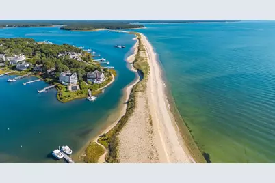 35 Shore Dr, Mashpee, MA 02649 - Photo 3