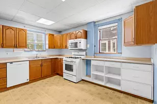 10 Alcott St, Boston, MA 02134 - Photo 9