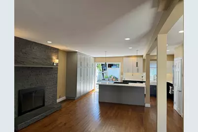 711 E 7th St, Boston, MA 02127 - Photo 5