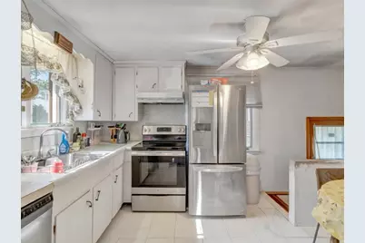 16 Saint Mary Street, Malden, MA 02148 - Photo 15