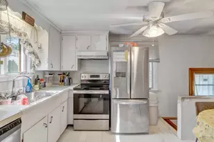 16 St Mary St, Malden, MA 02148 - Photo 15