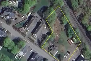 13 Brown St, Ipswich, MA 01938 - Photo 1