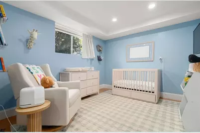 413 E 7th St #1, Boston, MA 02127 - Photo 21