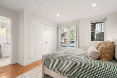 413 E 7th St #1, Boston, MA 02127 - Photo 19