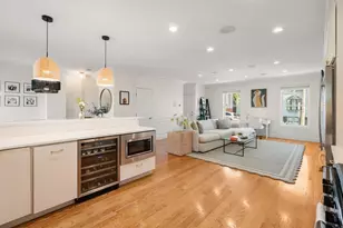 413 E 7th St, Boston, MA 02127 - Photo 9