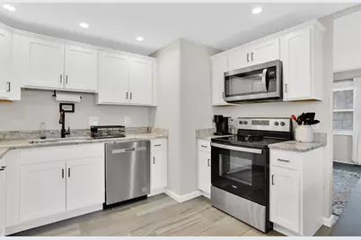130 Fieldston St, Springfield, MA 01119 - Photo 5