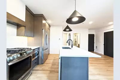 99 5th St #U2, Cambridge, MA 02141 - Photo 3