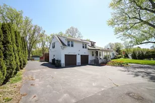 11 Hampton St, Auburn, MA 01501 - Photo 3