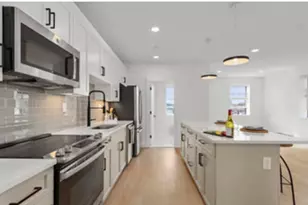301 N, Wakefield, MA 01880 - Photo 1