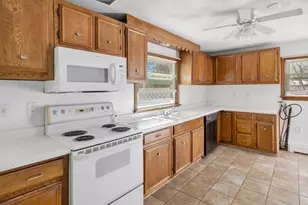 16 Indian Rock Dr, Saugus, MA 01906 - Photo 11