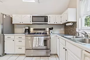 226 Central St, Foxboro, MA 02035 - Photo 9