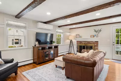 22 Crest Rd, Framingham, MA 01702 - Photo 7