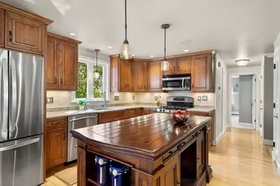 22 Crest Rd, Framingham, MA 01702 - Photo 11