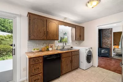 12 Theresa Rd, Stoneham, MA 02180 - Photo 11