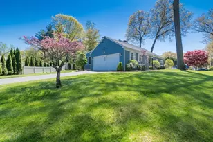 51 Edgewater Rd, Agawam, MA 01001 - Photo 3